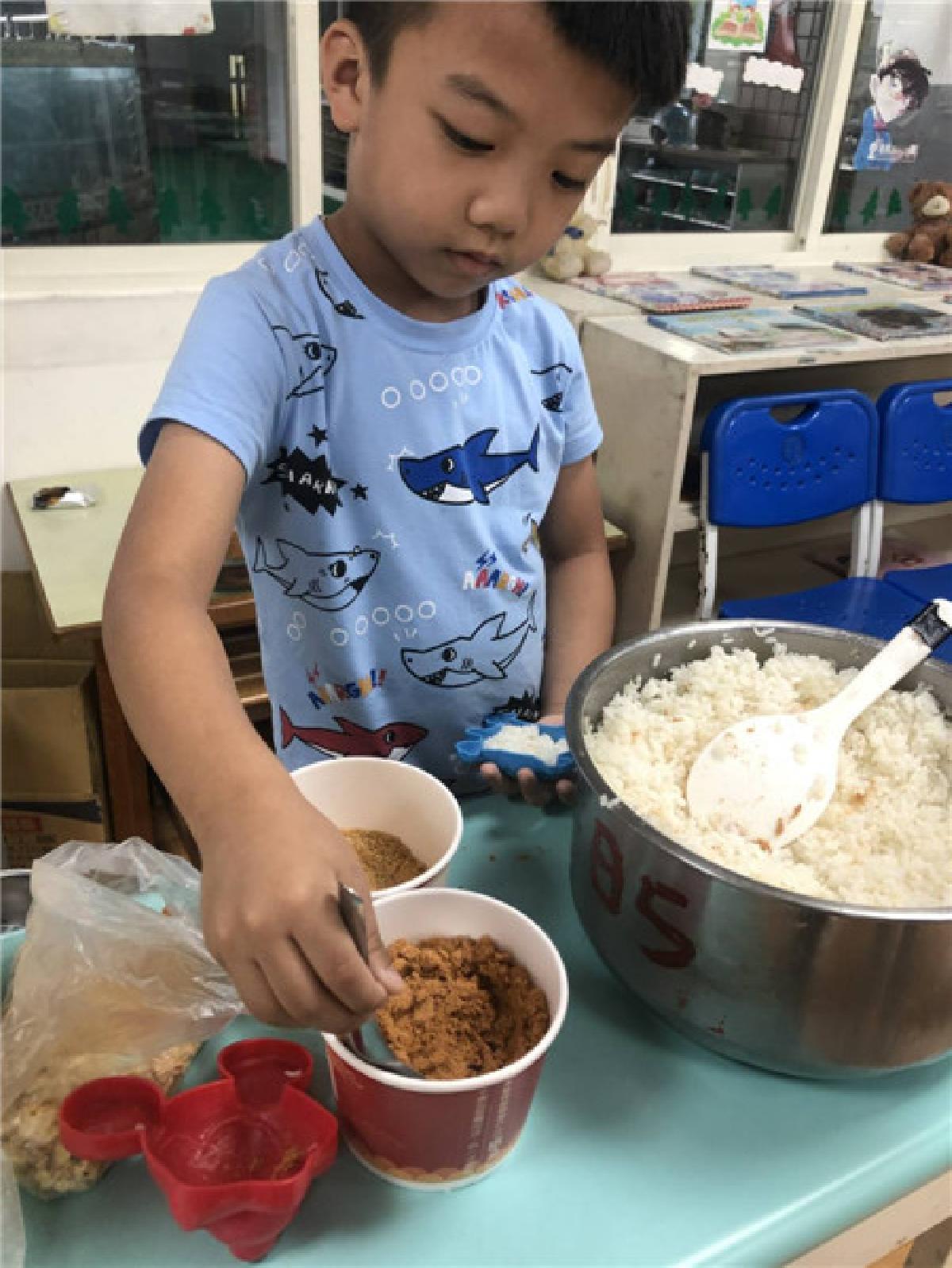 千千安親班109夏令營~小小廚師(造型飯糰) 千千安親班109夏令營~小小廚師(造型飯糰)
